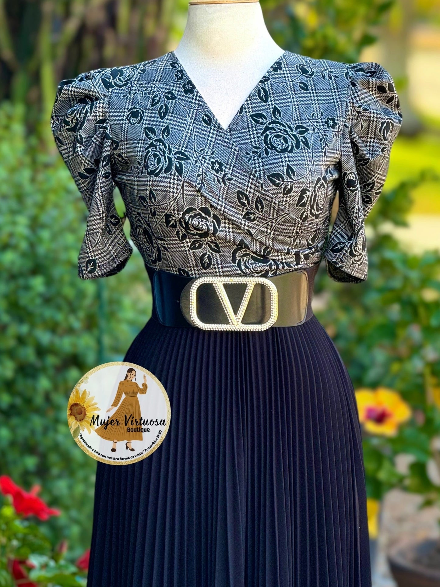 Black “V” Elastic Belt