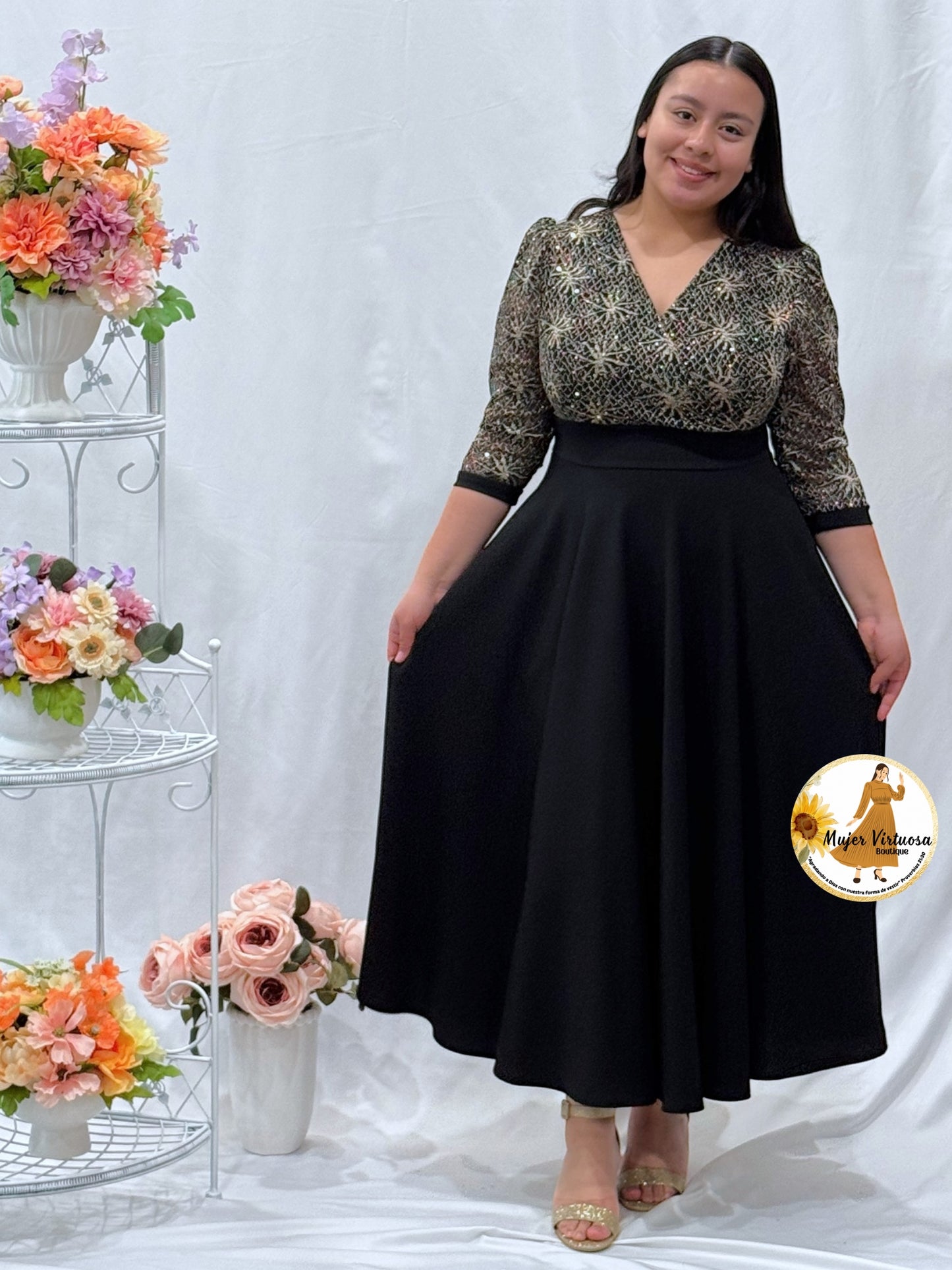 Débora Black Lace & Crepe Dress