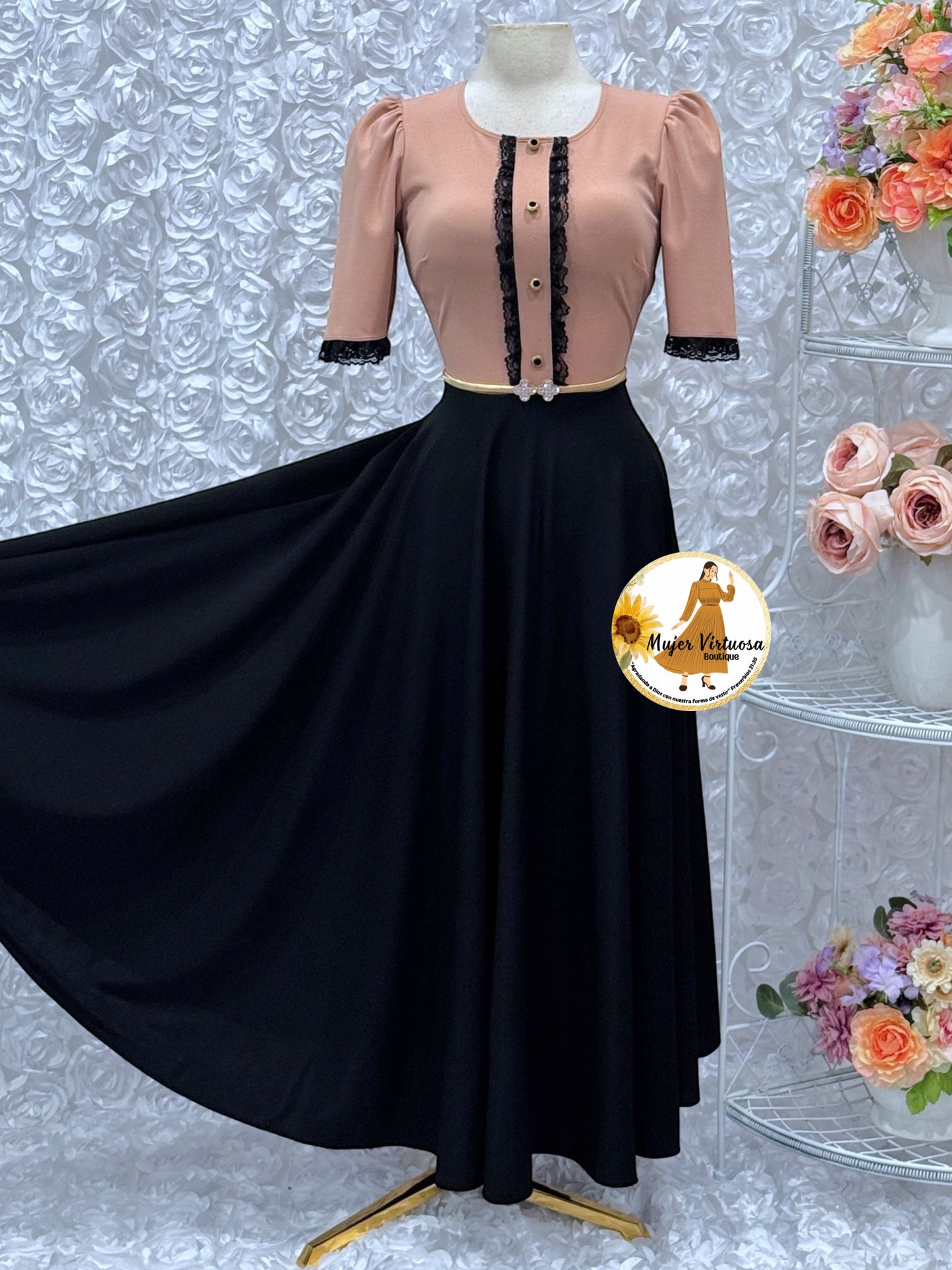 Eleanore Rosa Viejo/Black Dress