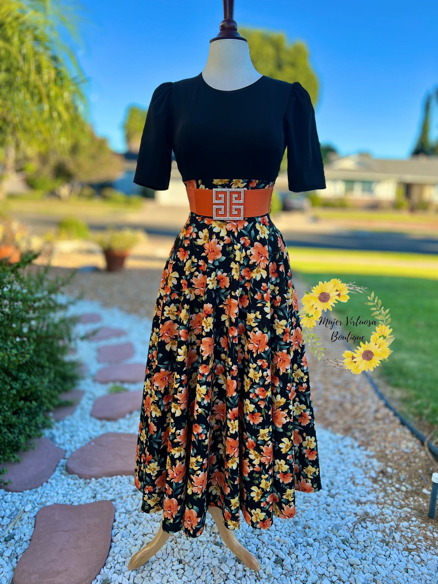 Fall is here 🍁 Black Floral Dress