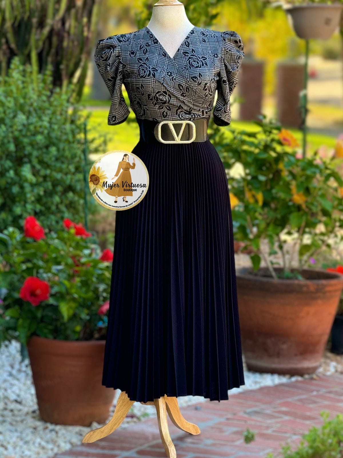 Jessica Roses Color Jessica Black Roses Pleated Dress – Mujer Virtuosa Boutique