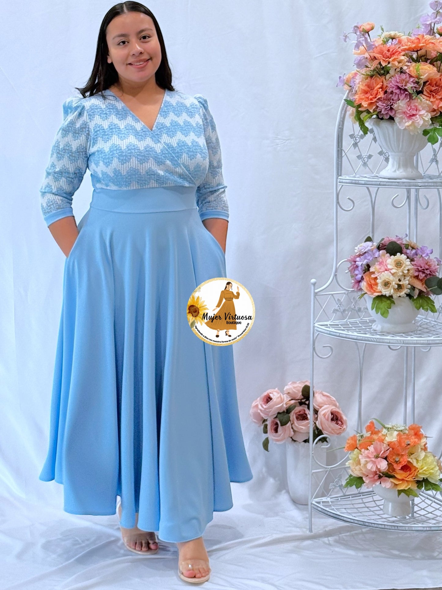 Débora Sky Blue Lace & Crepe Dress