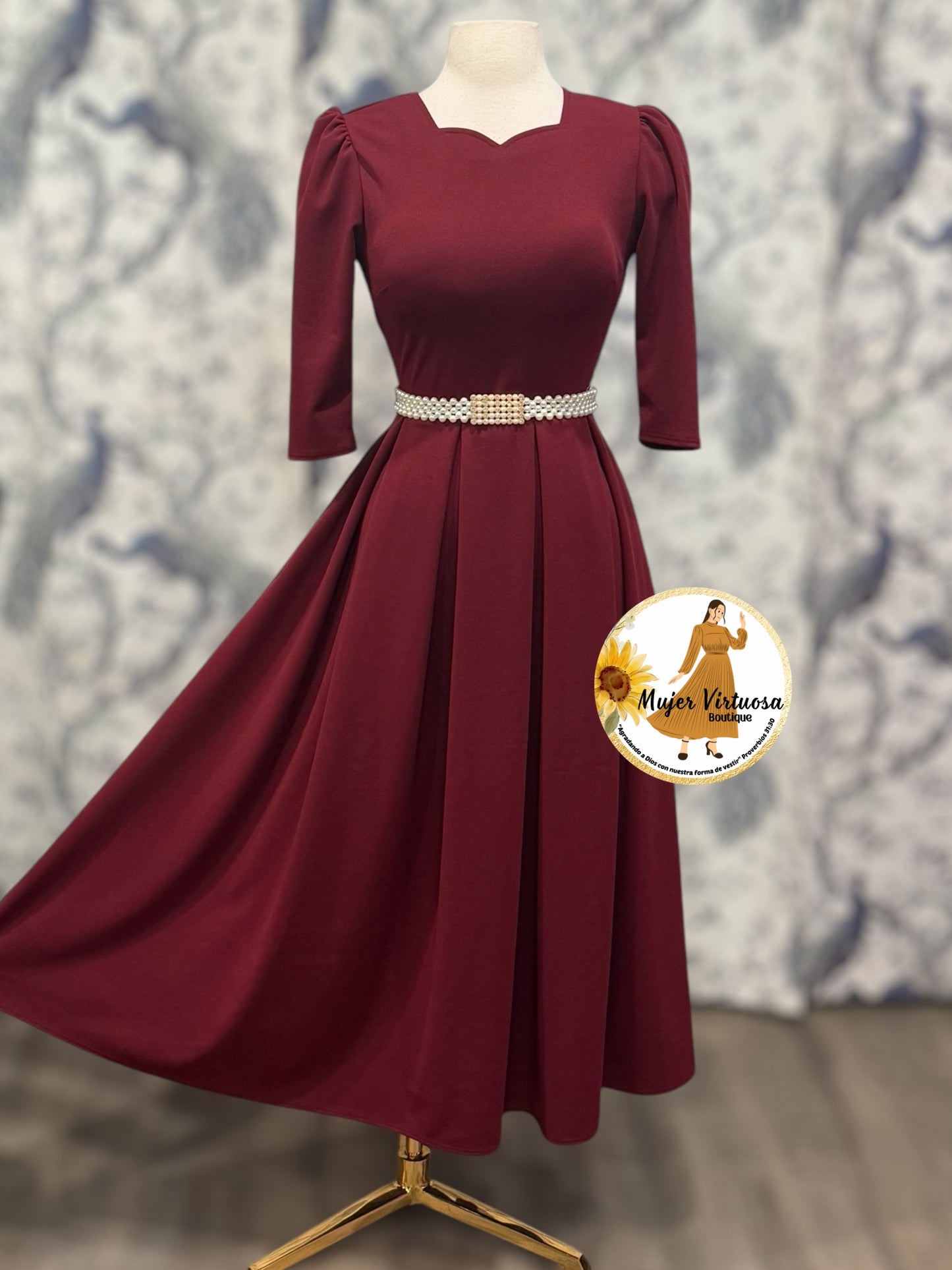 Jasmine Burgundy Dress con Paletones