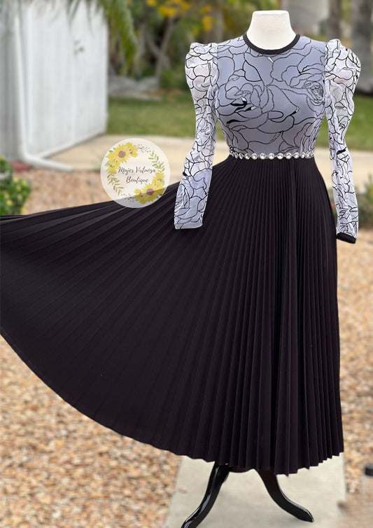 Ophelia Black & White 🖤Pleated Dress