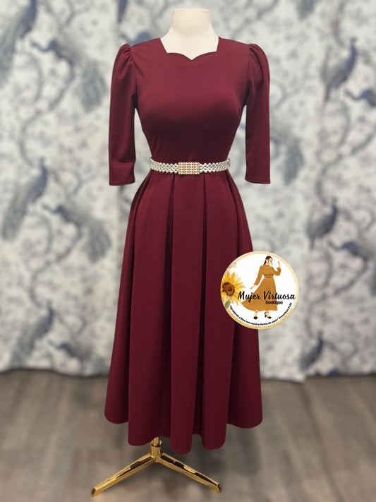 Jasmine Burgundy Dress con Paletones