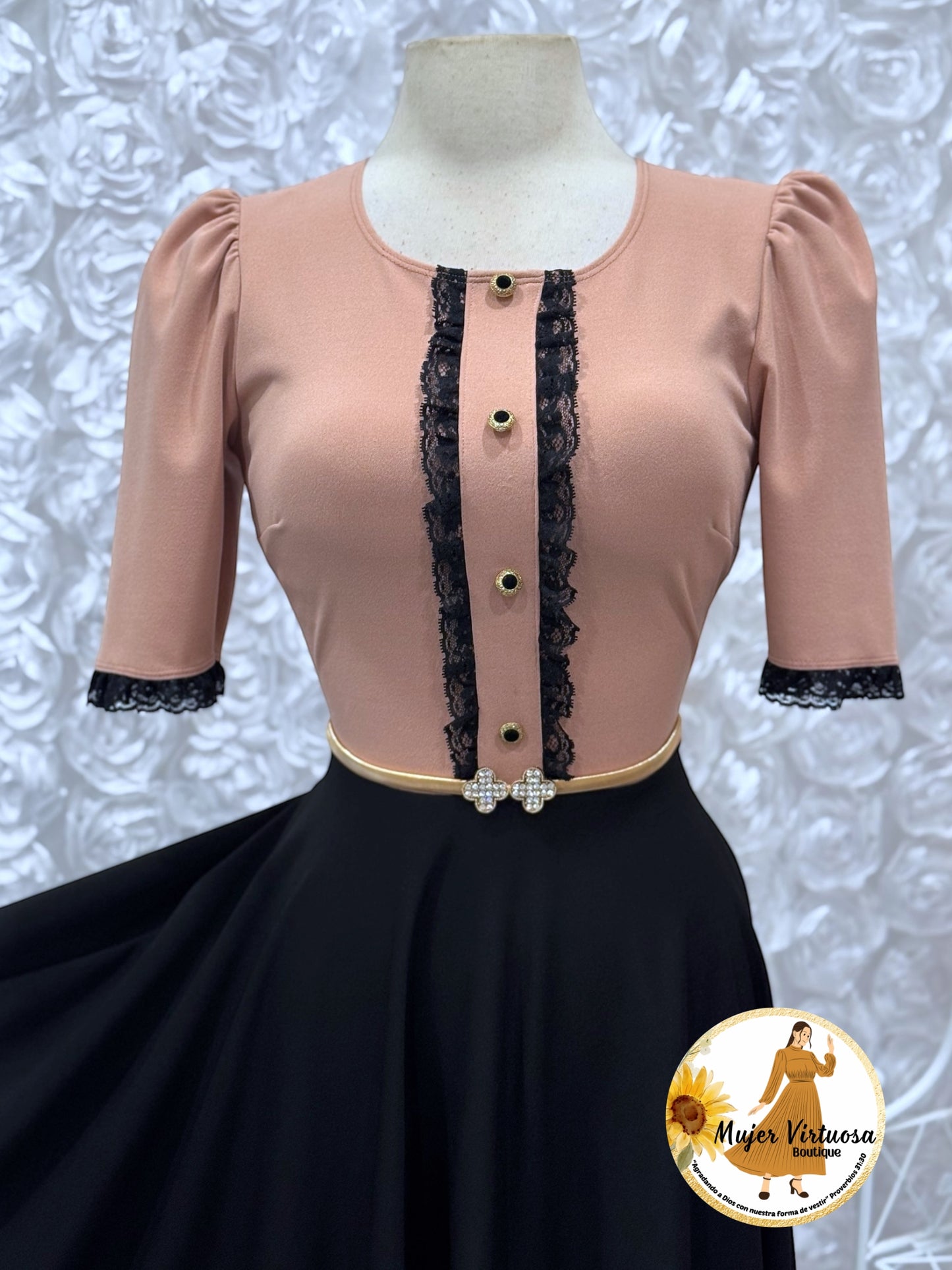 Eleanore Rosa Viejo/Black Dress