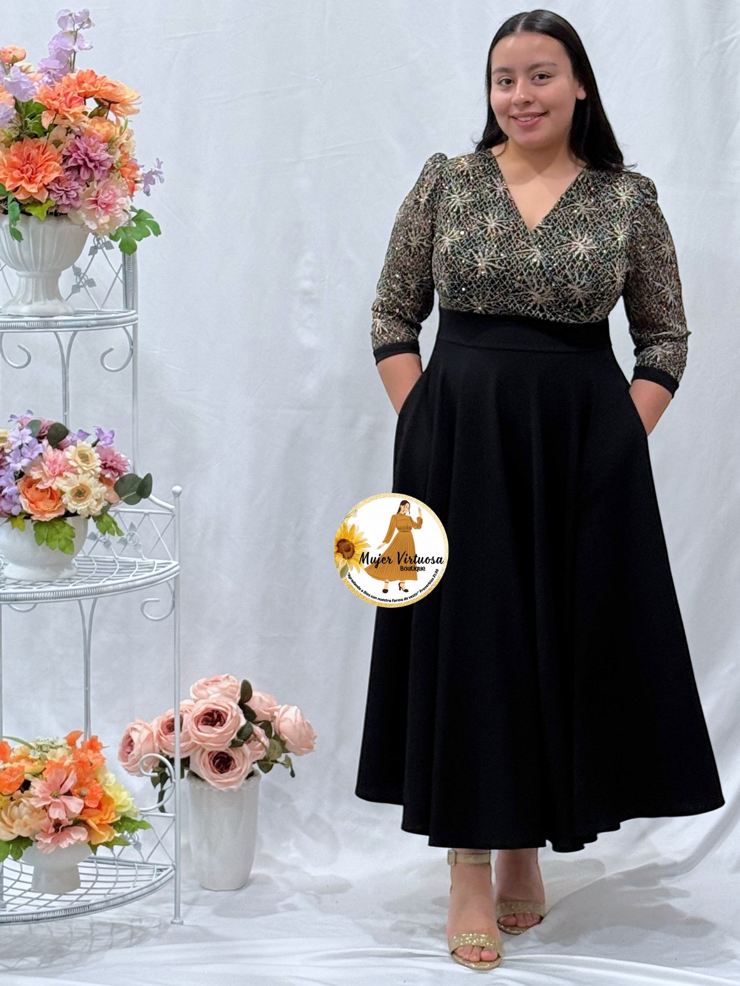 Débora Black Lace & Crepe Dress